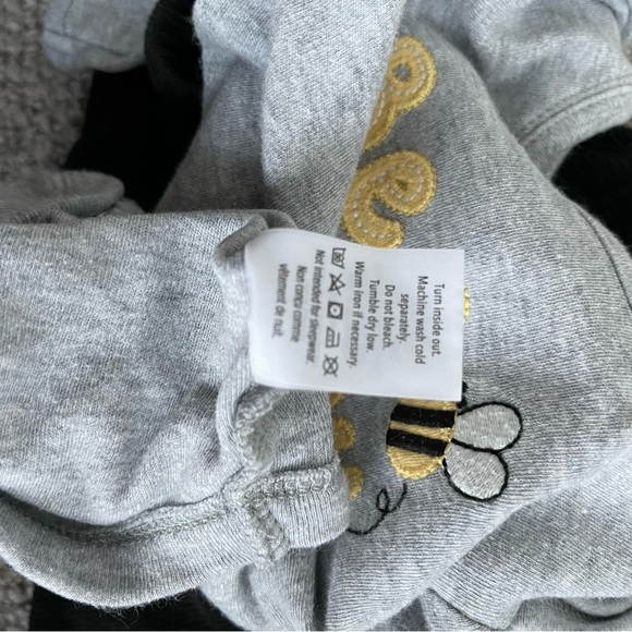 Bundle of 2 | Gymboree + Children’s Place | “Bee Happy” Onesie with Velour Pants - Picture 8 of 9